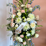 Load image into Gallery viewer, Standing Spray
