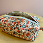 Load image into Gallery viewer, Boxy Pouch - Rosa Fleurs
