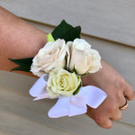 Load image into Gallery viewer, Green Bee Wrist Corsage
